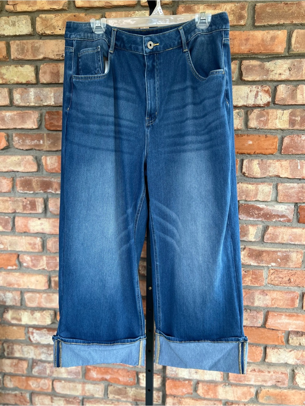 HALARA Flex high waisted Dark Blue Relaxed Wide-Leg Cuffed Jeans